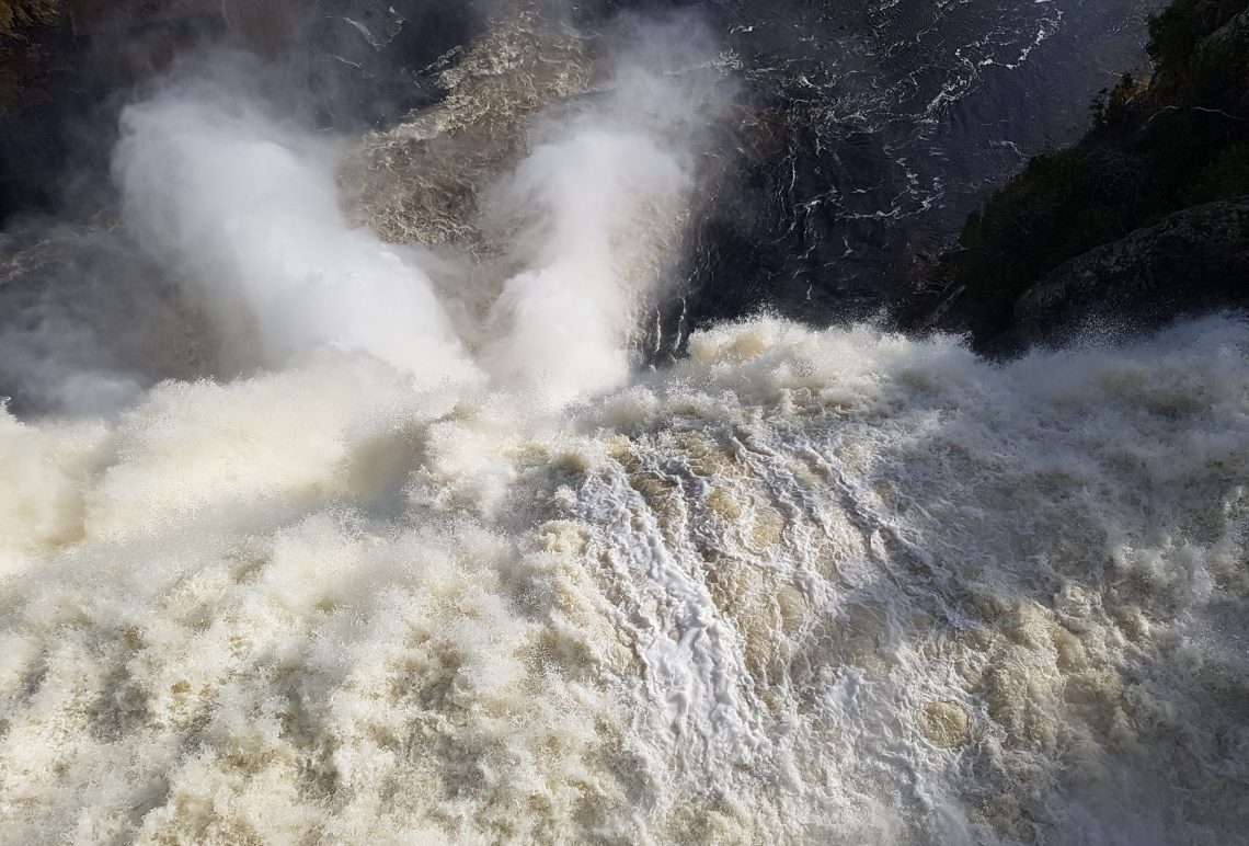 2 Montmorency Falls 2400x1626